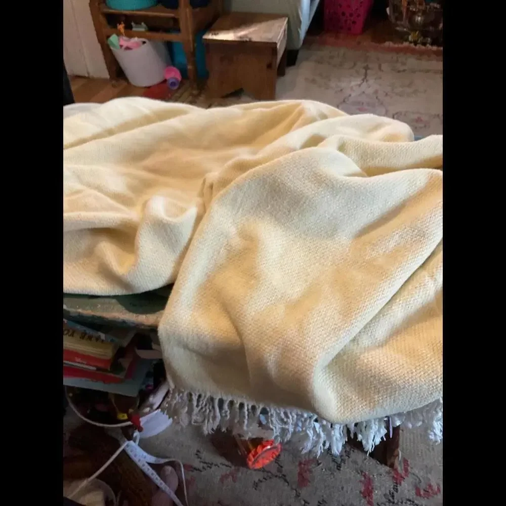 Nido Notte made in Italy Pale Yellow Cotton Throw Blanket with Fringe 60” X 60”